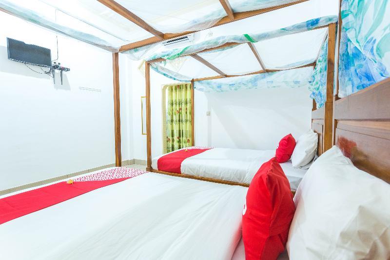 Oyo 1895 Lamancha Homestay Kuta  Bagian luar foto